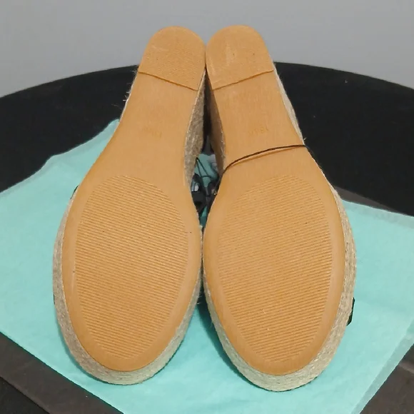 Torrid Black Ankle Wrap Platform Wedges NWT - Picture 7 of 7